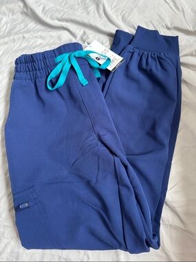 FIGS New relaxed fit Jogger Scrub Pants